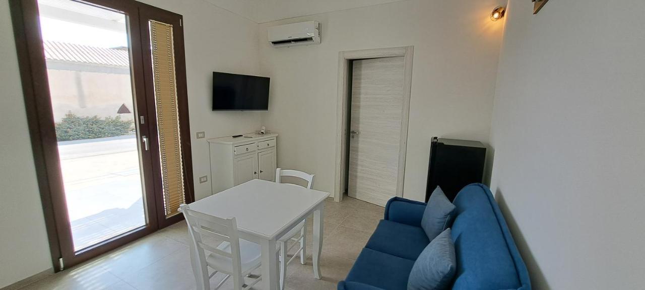 Claudette Apartments Marsala Room photo